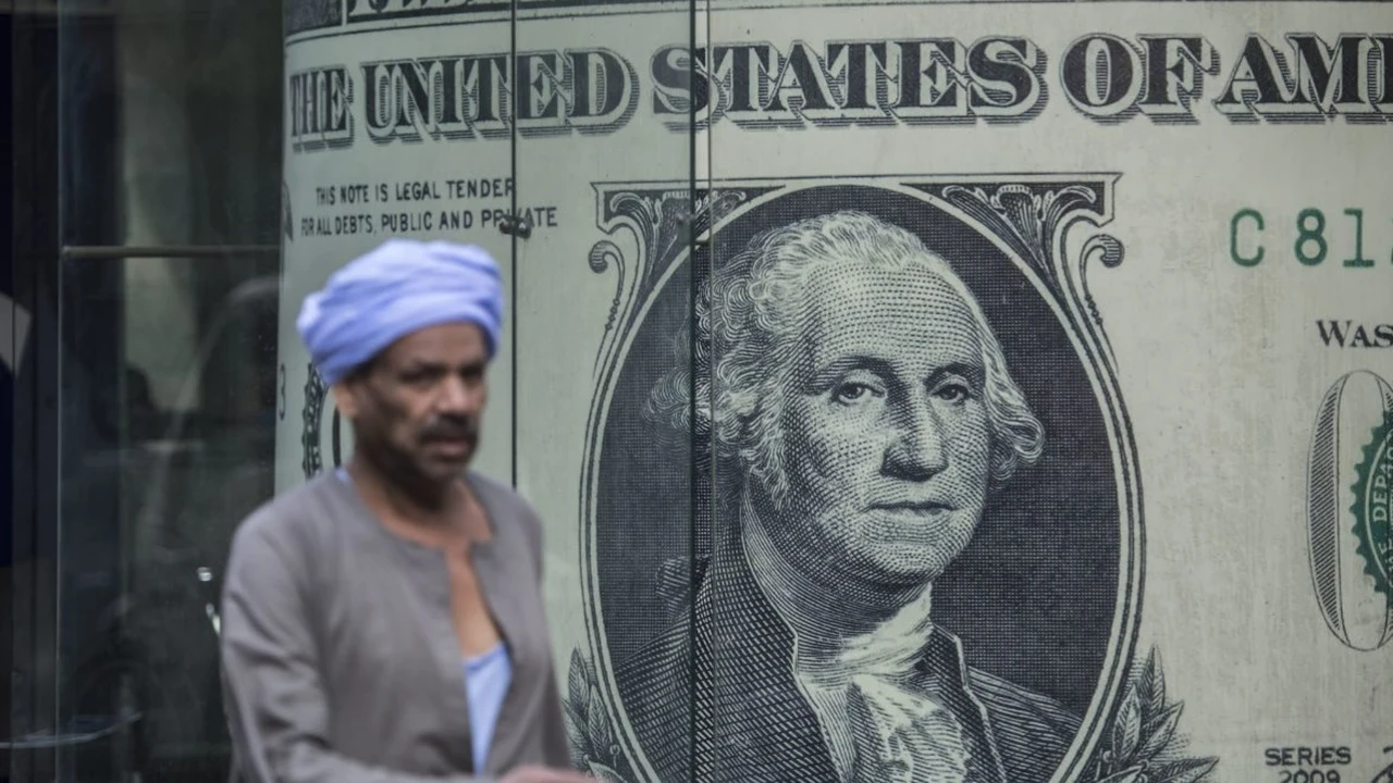 تطورات جديدة في سعر صرف الدولار مقابل الجنيه المصري بأسواق الأربعاء